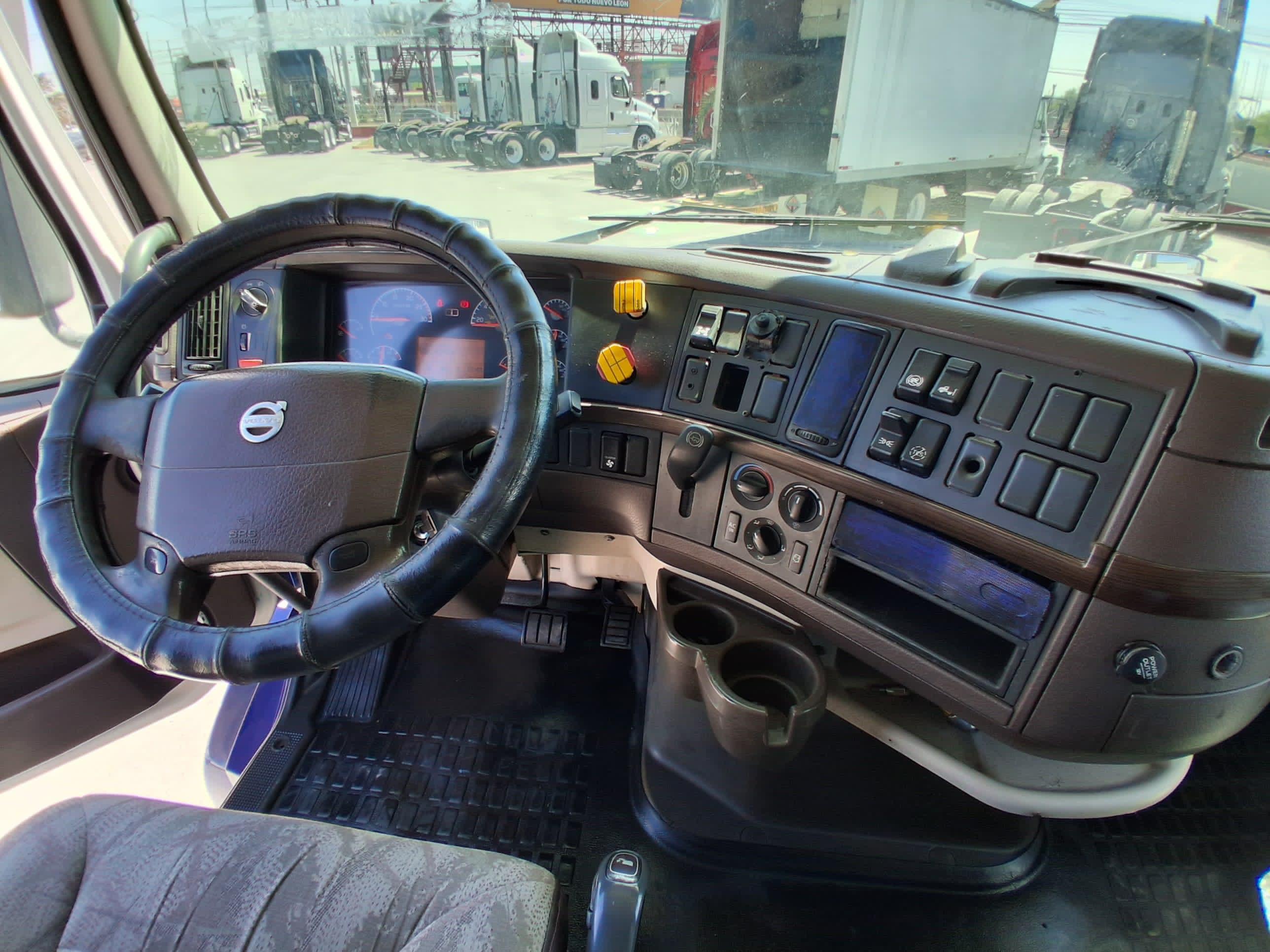 Volvo VNL  T64